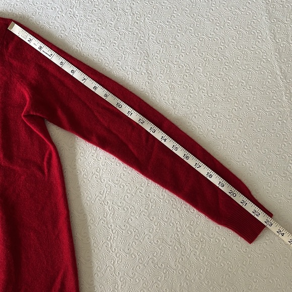 Women’s C by Bloomingdale’s cashmere crew neck sweater / Red / Small - Picture 8 of 9